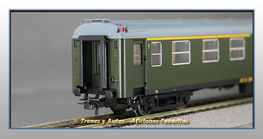 Coche pasajeros Serie 5000 AAB-5024  Clase 1ª y 2ª - Renfe